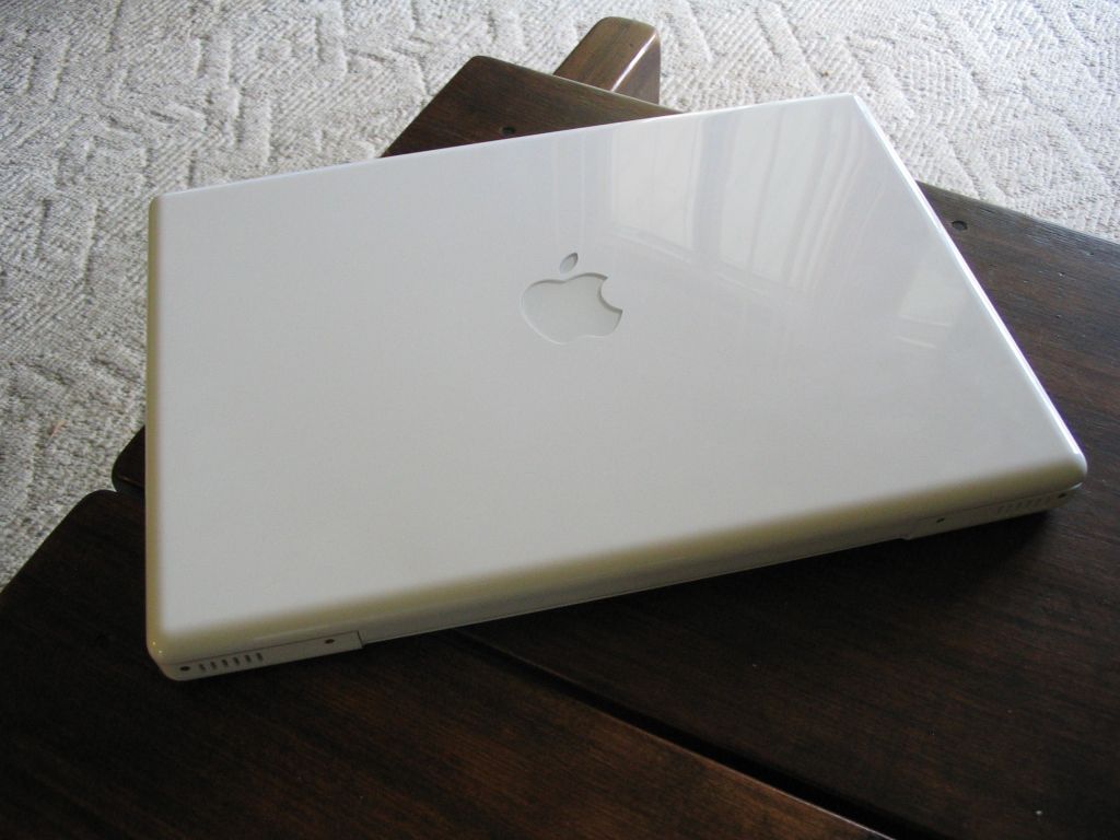 macbook white