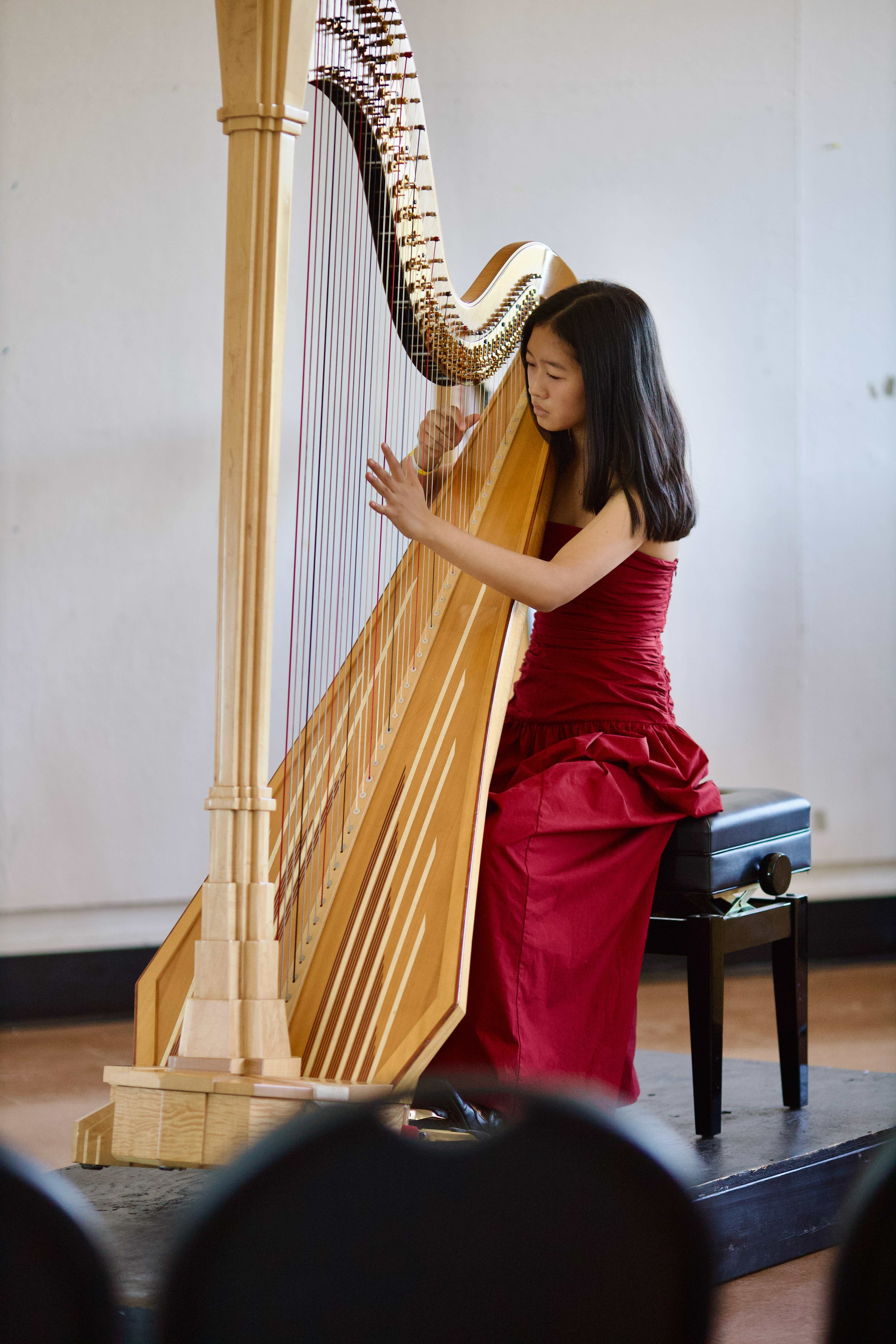 Focused competitor from far away